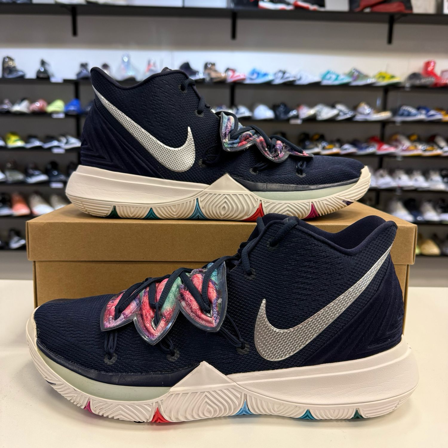 PO NB NIKE KYRIE 5 MULTI COLOR SIZE 12