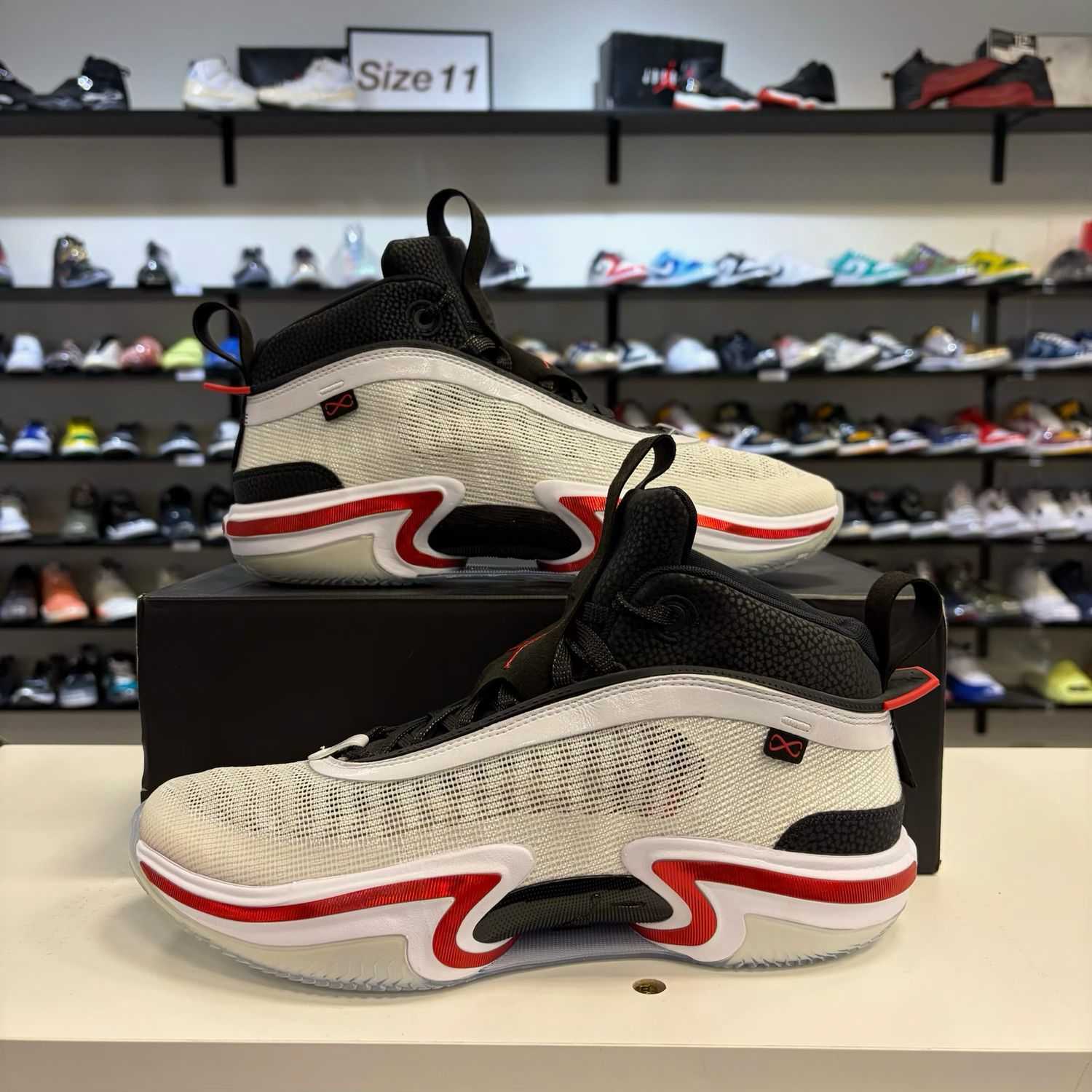 PO NB JORDAN 36 PSYCHIC ENERGY (CLEAR SOLE) SIZE 12