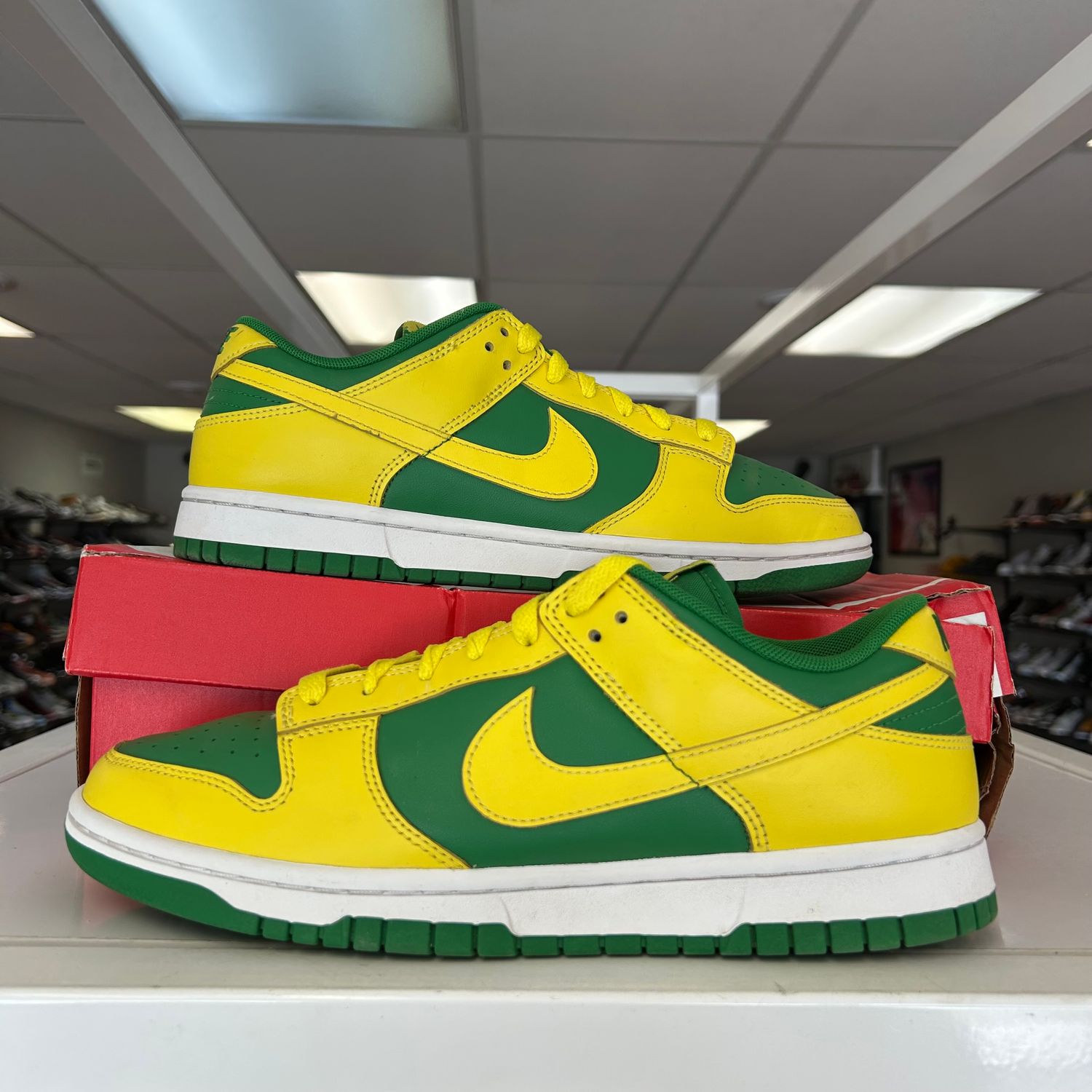PO NIKE DUNK LOW REVERSE BRAZIL EB SIZE 8.5