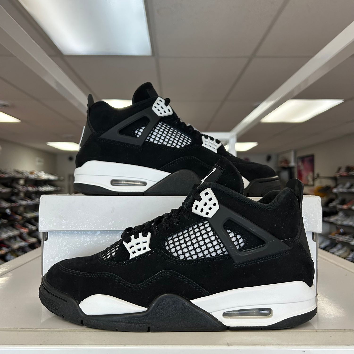 PO2 AIR JORDAN 4 WHITE THUNDER SIZE 9