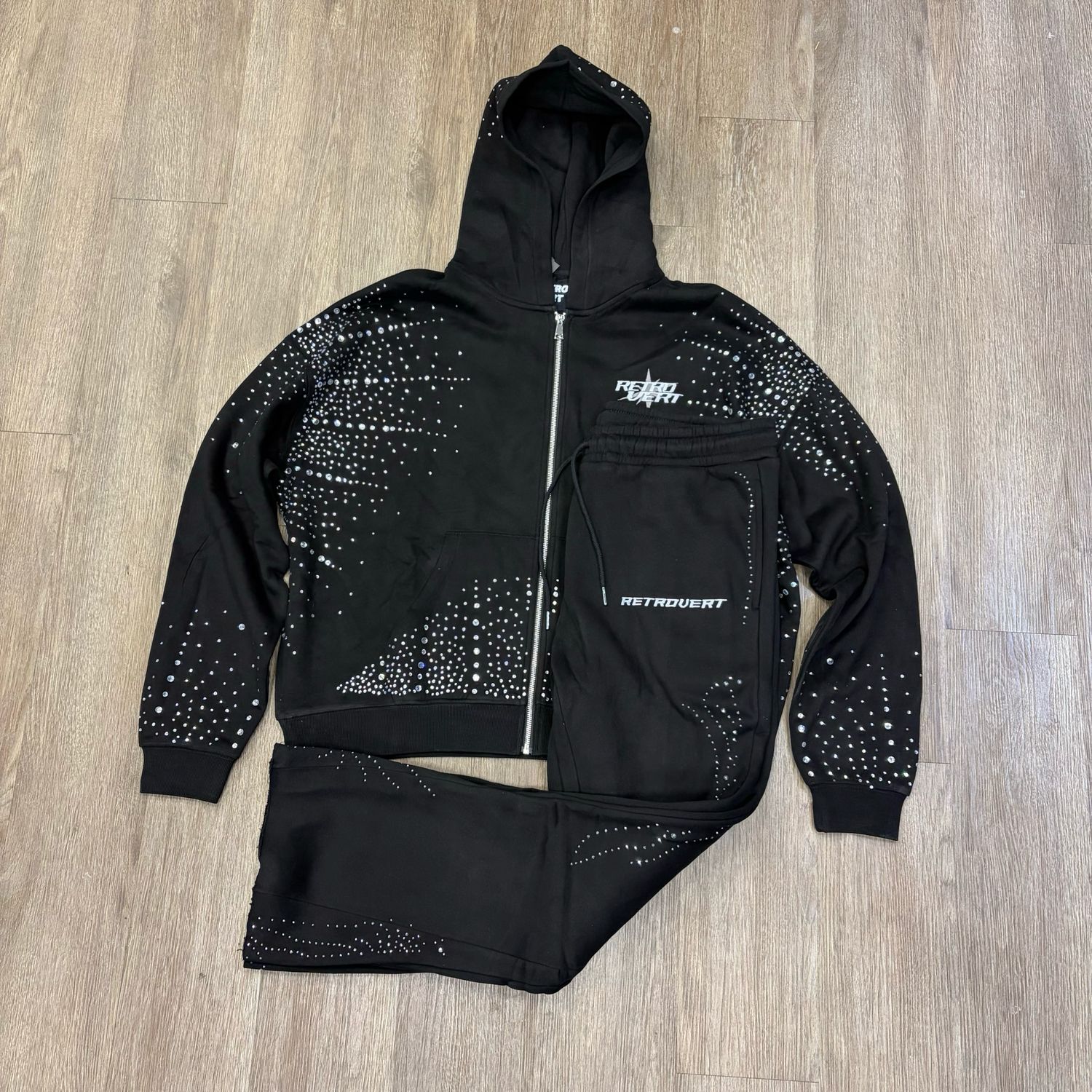 (SET) NEW RETROVERT RHINESTONE ZIP UP SET BLACK