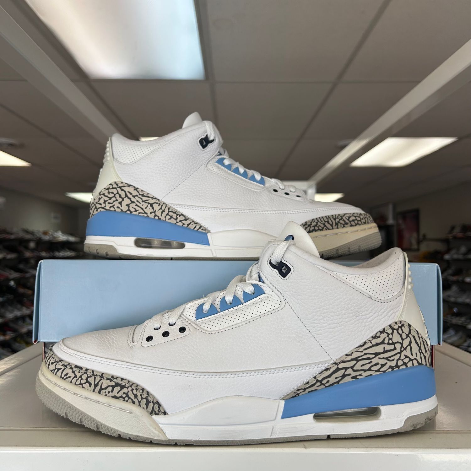 PO AIR JORDAN 3 RETRO UNC (2020) SIZE 13