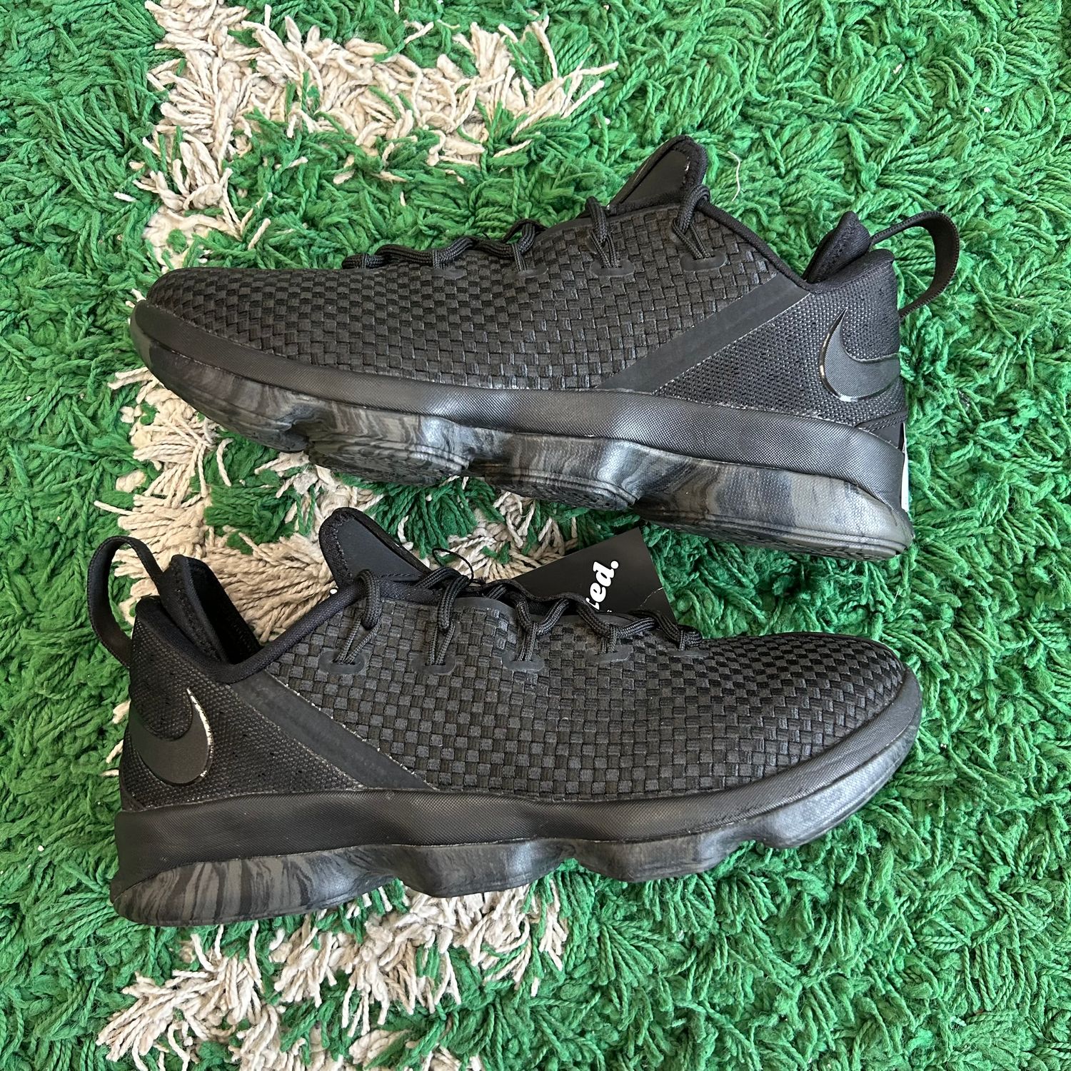 PO NB NIKE LEBRON XIV LOW BLACK/BLACK-DARK GREY SIZE 10