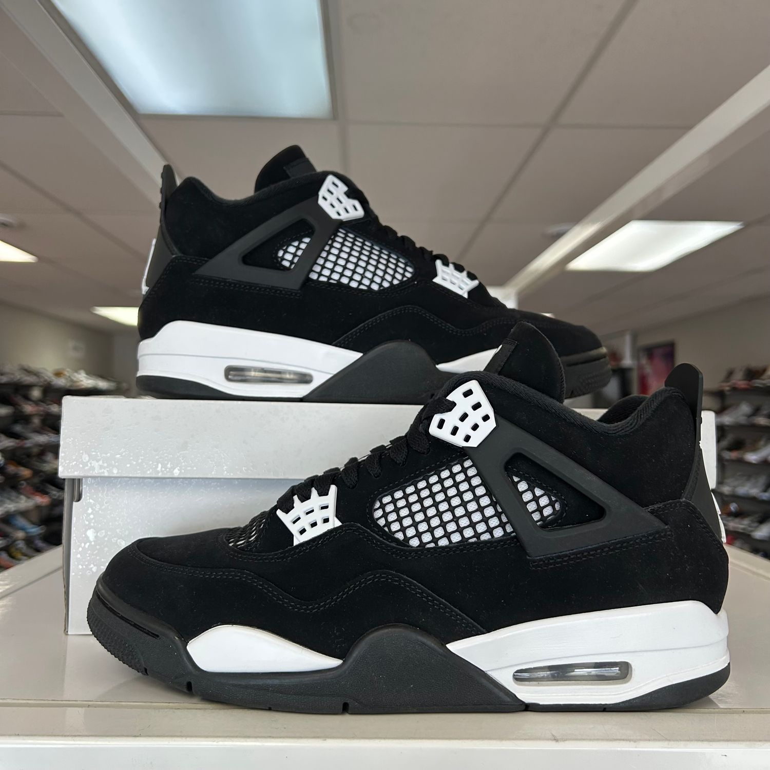 PO2 AIR JORDAN 4 WHITE THUNDER SIZE 10