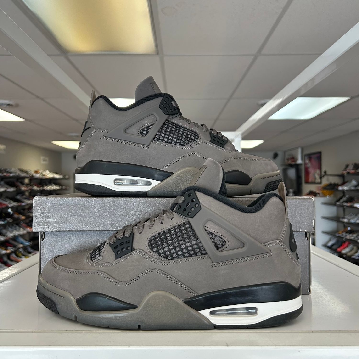 PO3 AIR JORDAN 4 RETRO CAVE STONE SIZE 10