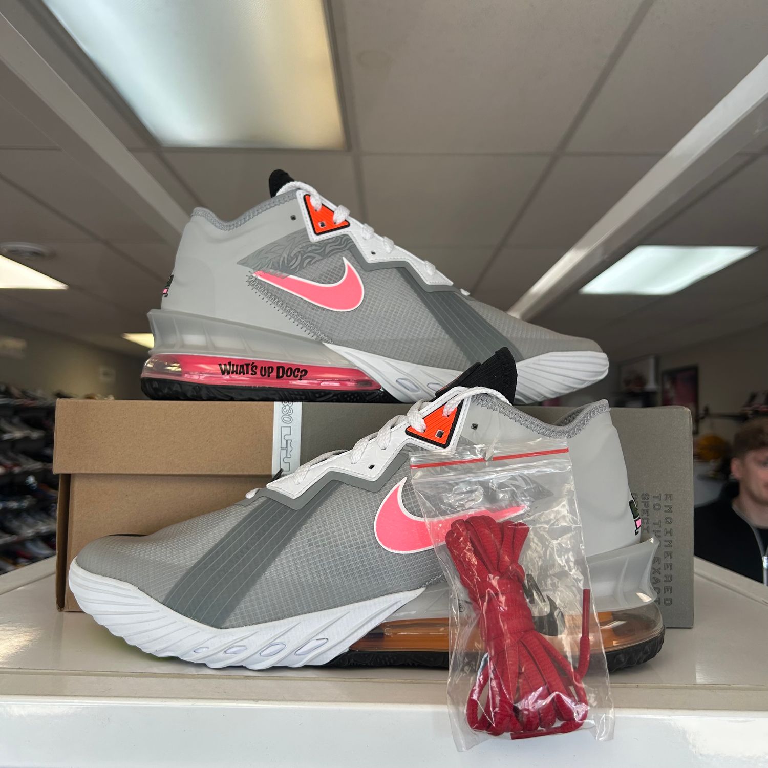 PO NIKE LEBRON 18 LOW BUGS VS MARVIN SPACE JAM SIZE 12.5