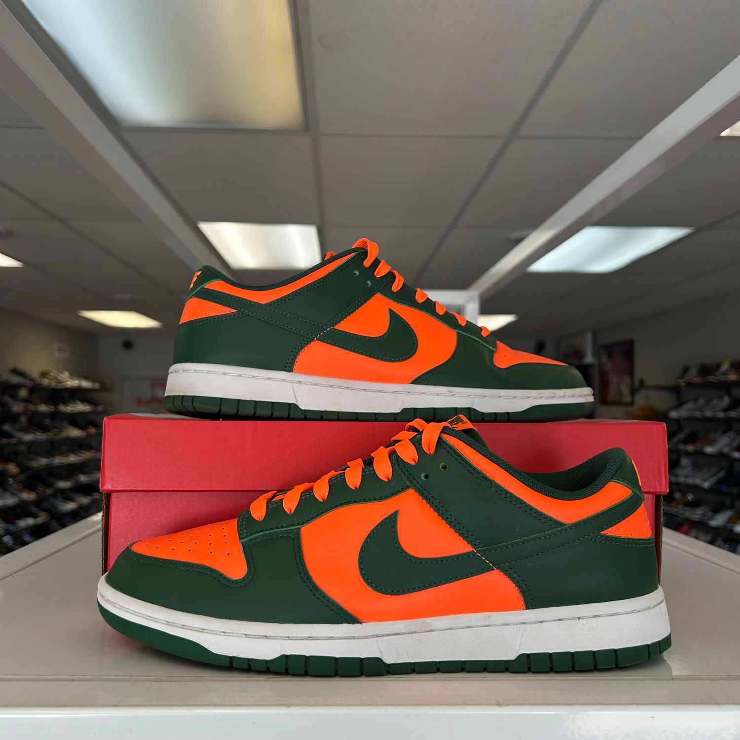 PO NIKE DUNK LOW MIAMI HURRICANES SIZE 9.5