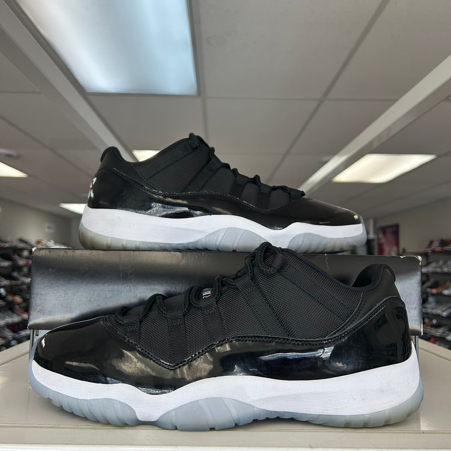 PO2 AIR JORDAN 11 LOW SPACE JAM SIZE 12