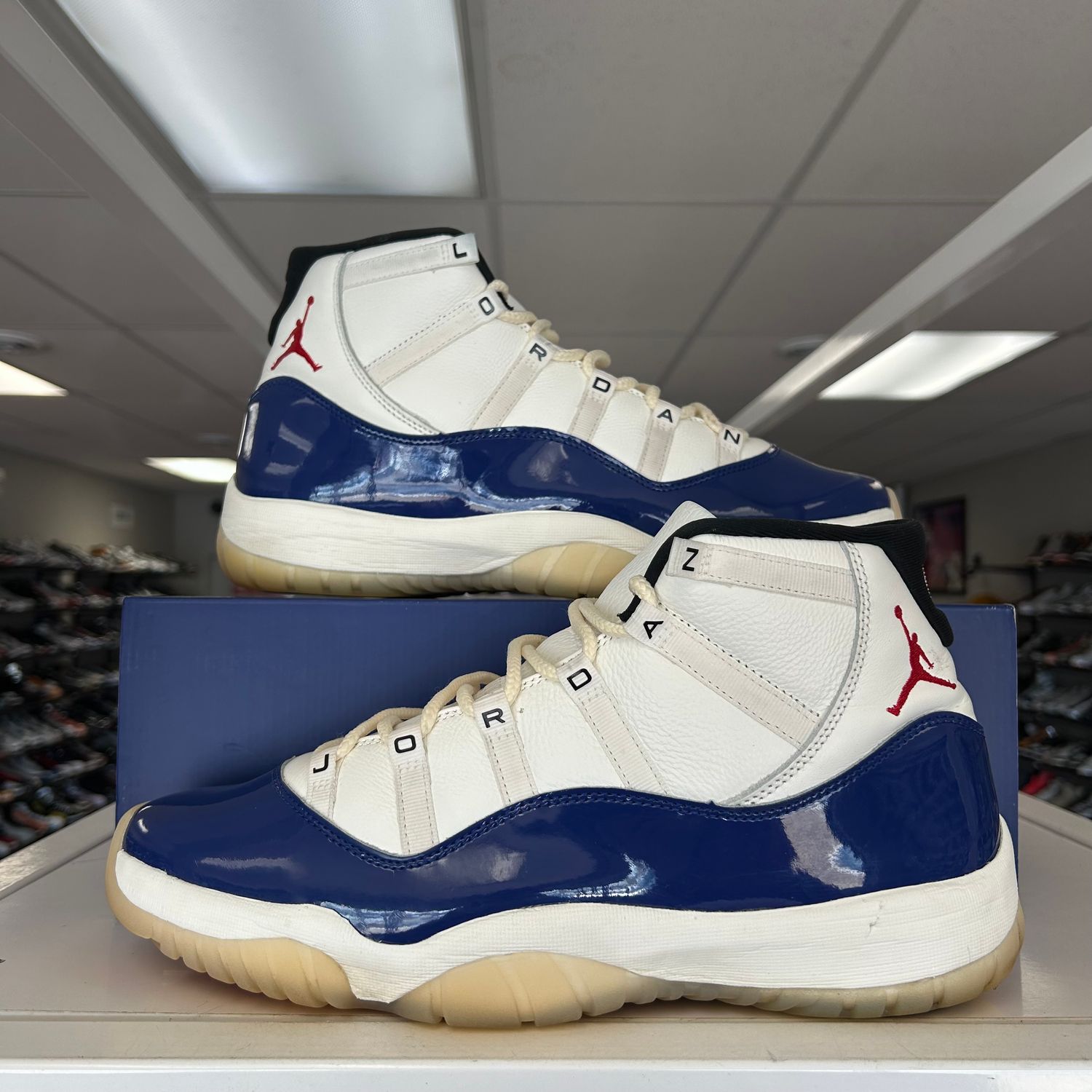 PO AIR JORDAN 11 RETRO RARE AIR SIZE 13