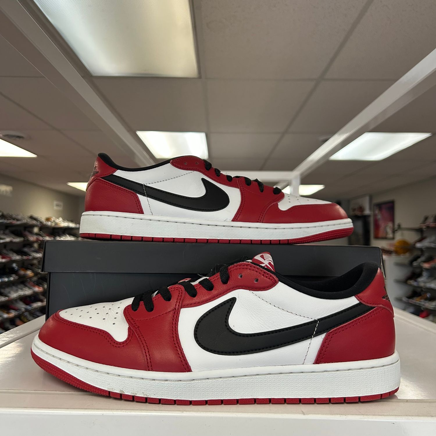 PO AIR JORDAN 1 RETRO LOW OG CHICAGO (2025) SIZE 13