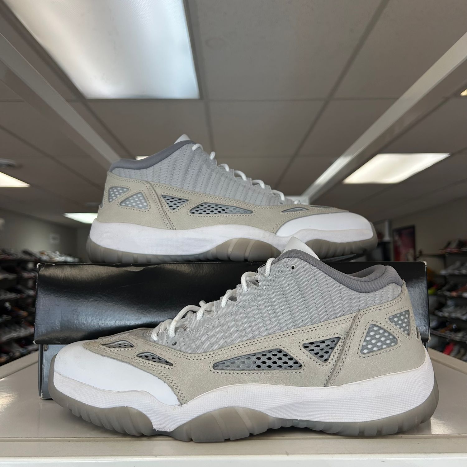 PO AIR JORDAN 11 LOW IE LIGHT OREWOOD BROWN SIZE 12