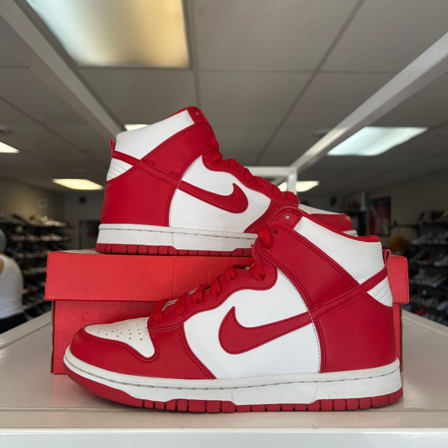 PO NIKE DUNK HIGH CHAMPIONSHIP WHITE RED (WHITE TONGUE TAG)(GS) SIZE 7Y