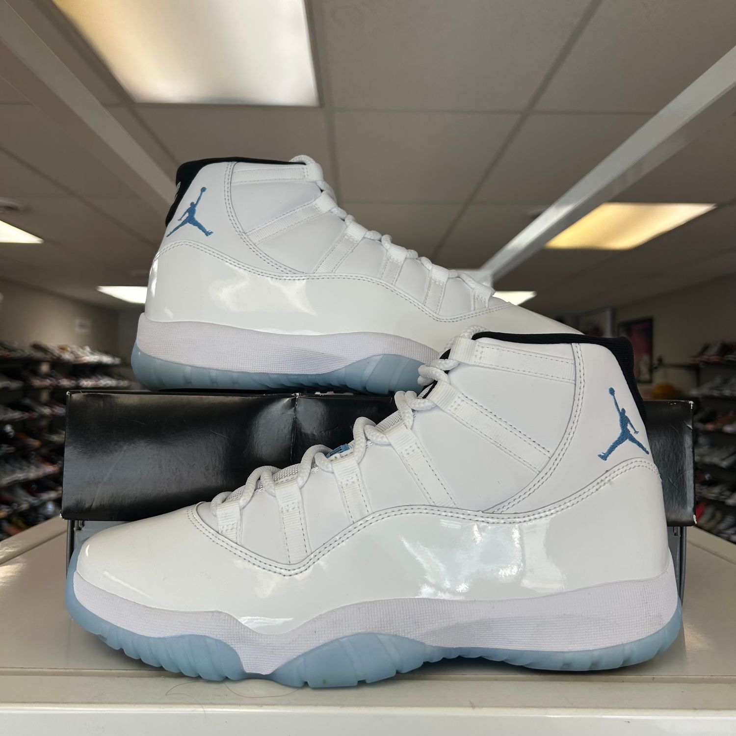 PO3 AIR JORDAN 11 LEGEND BLUE SIZE 10.5