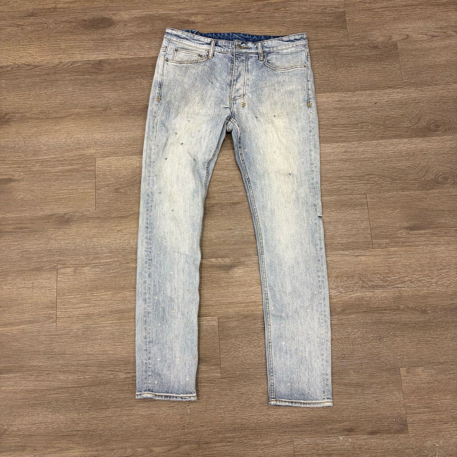 PO KSUBI CROSS METAL STAMPED JEANS SIZE 33