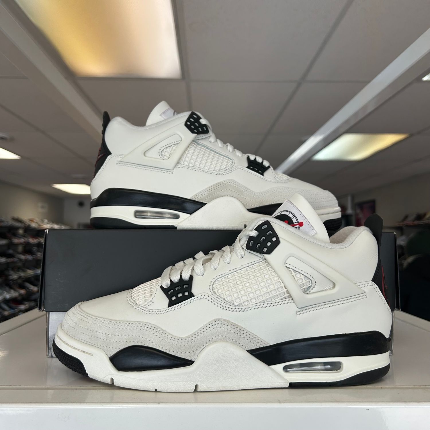 PO AIR JORDAN 4 RETRO FLIGHT CLUB SIZE 10