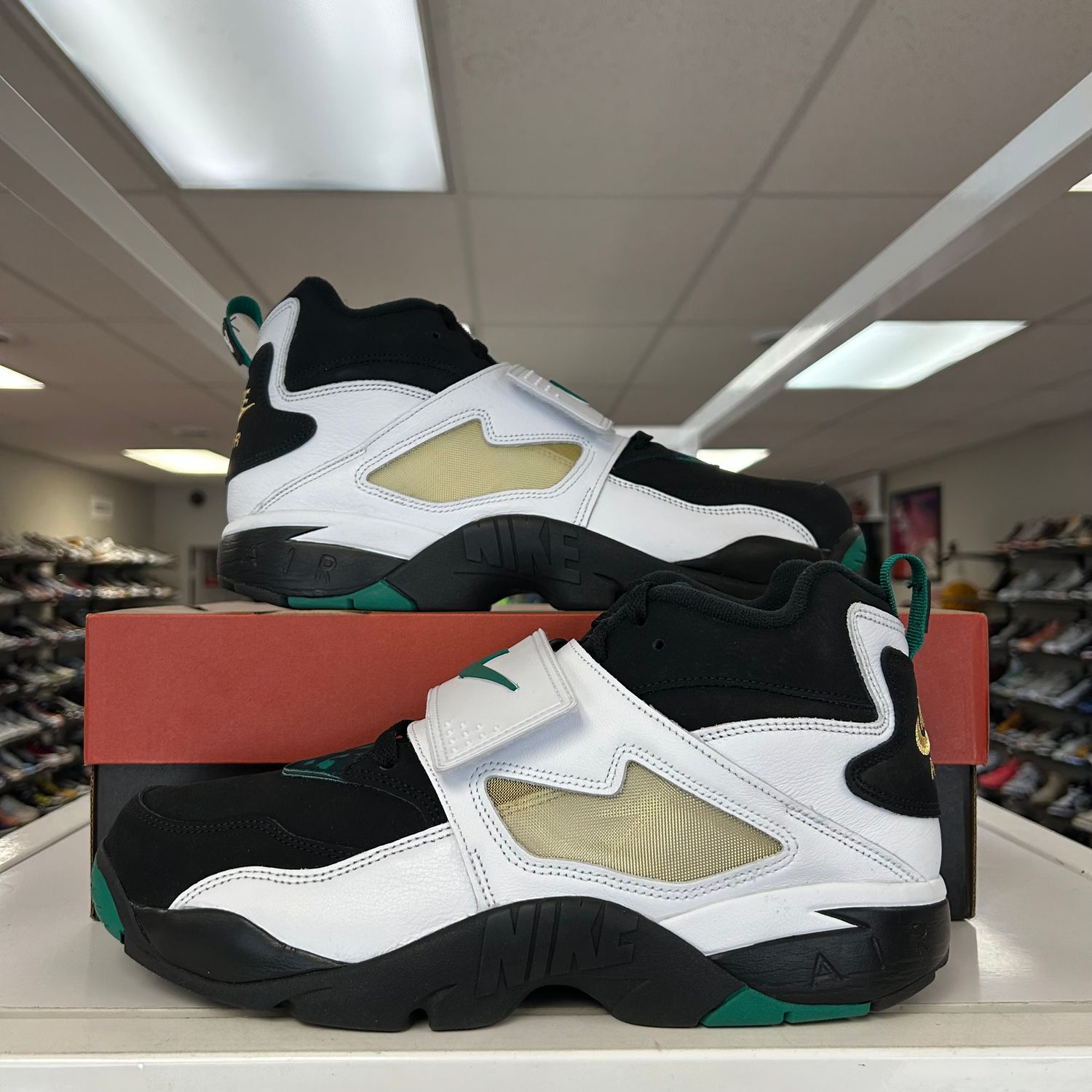 PO NIKE AIR DIAMOND TURF EMERALD SIZE 13