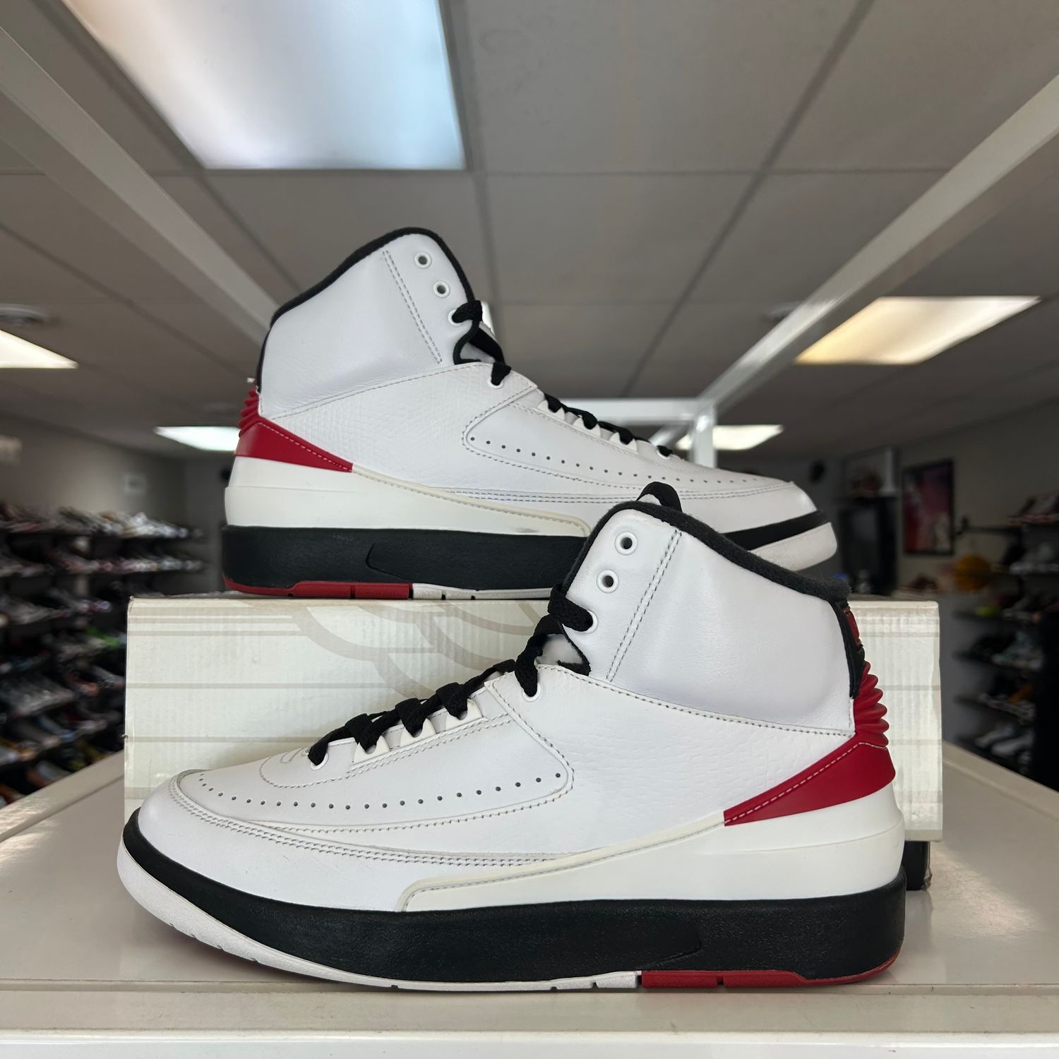 PO AIR JORDAN 2 CHICAGO (2022) SIZE 8.5