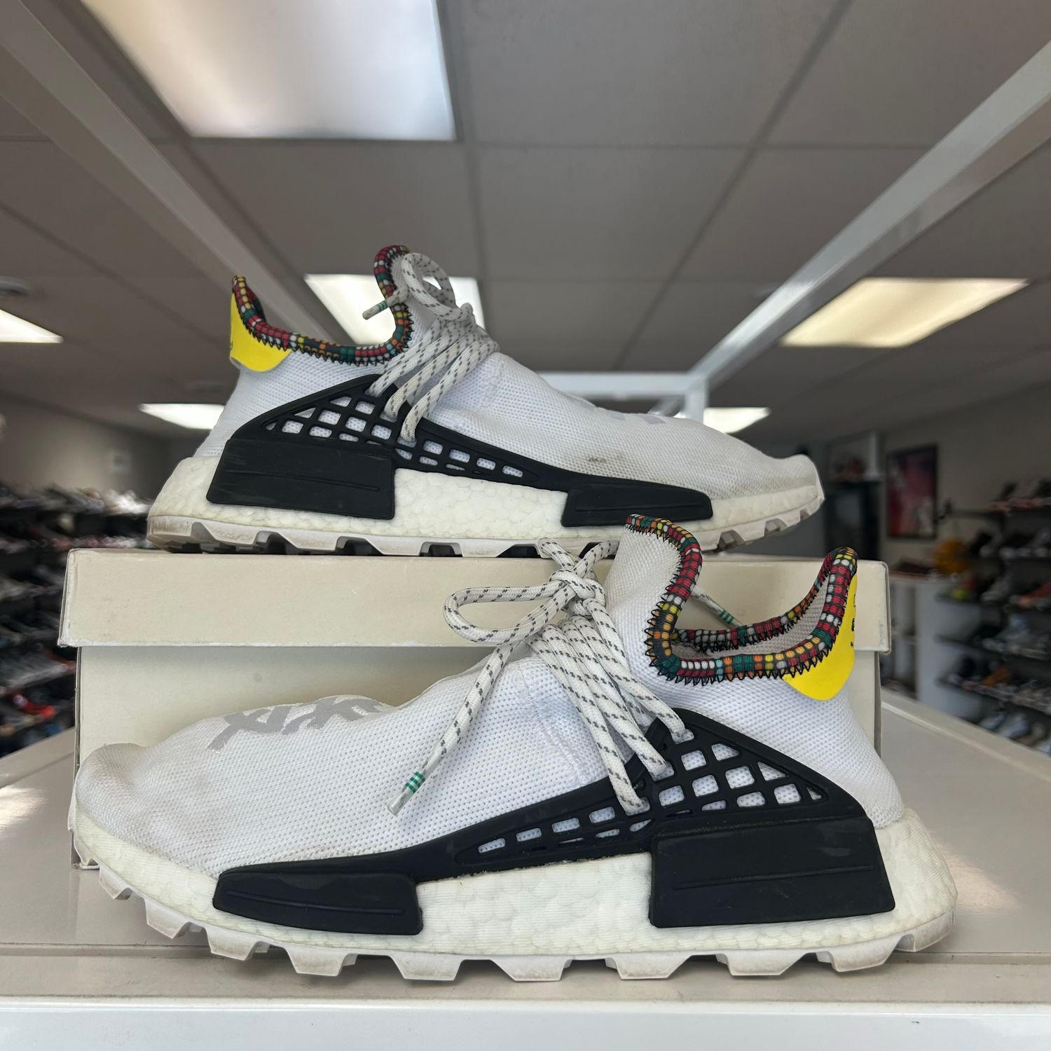 PO ADIDAS NMD HU PHARRELL INSPIRATION PACK WHITE SIZE 8