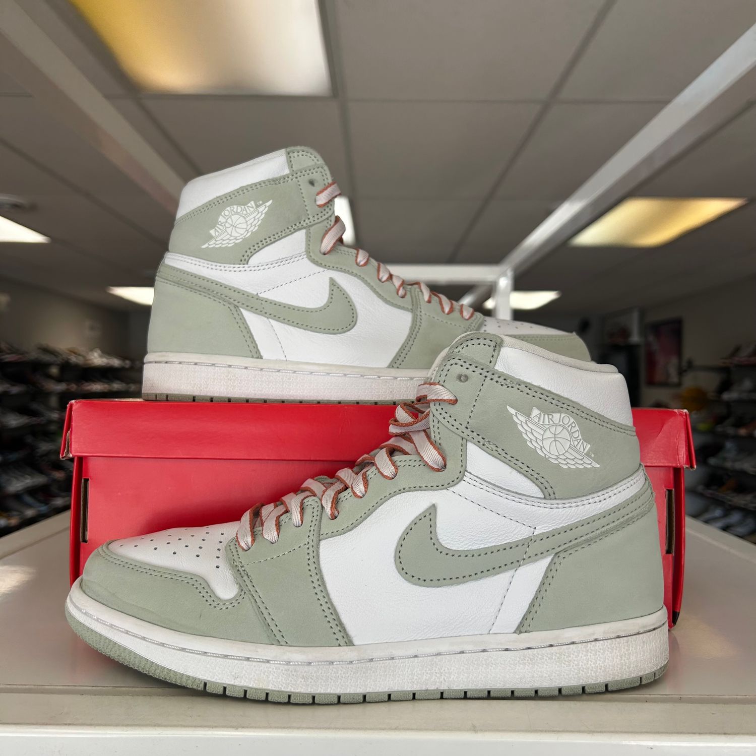 PO AIR JORDAN 1 SEAFOAM SIZE 9W / 7.5