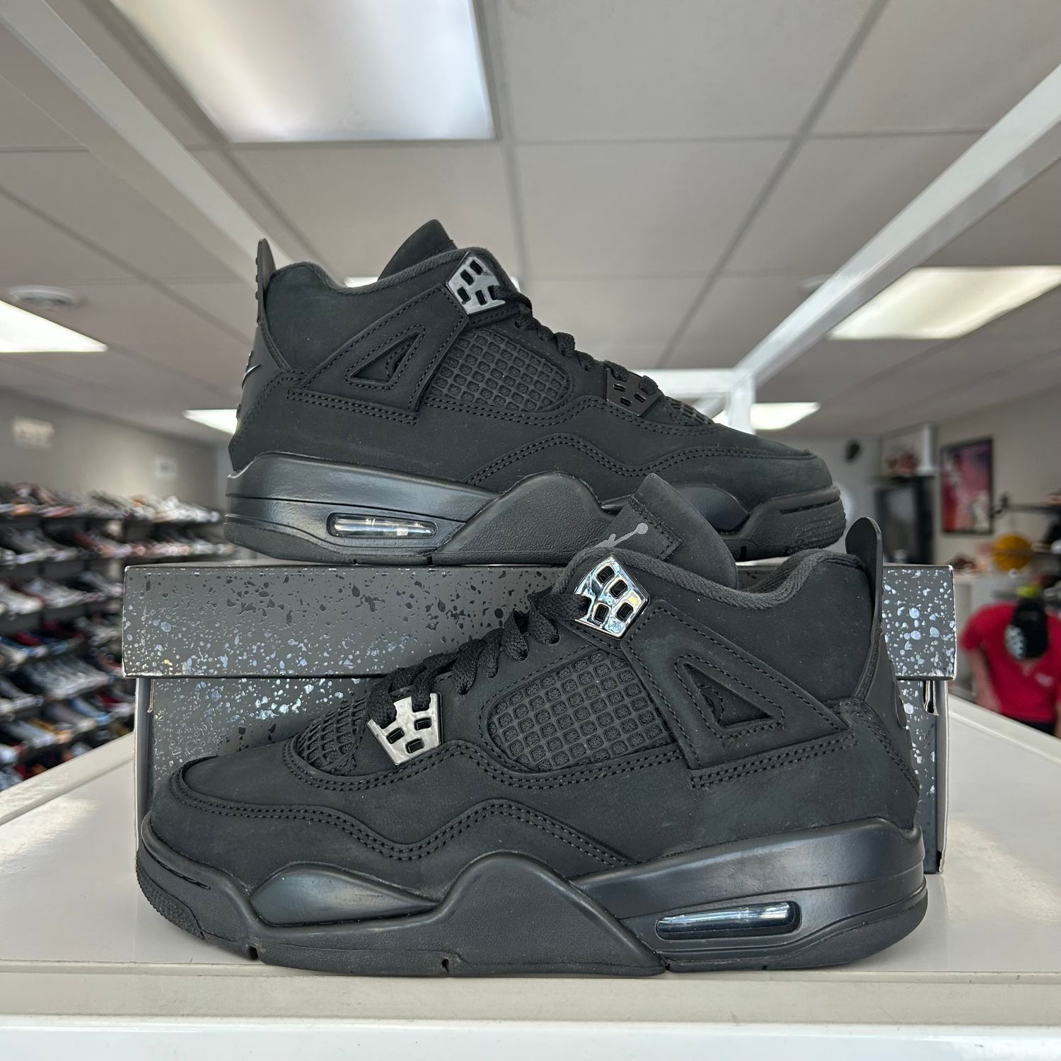 PO AIR JORDAN 4 RETRO BLACK CAT (2025) SIZE 6Y