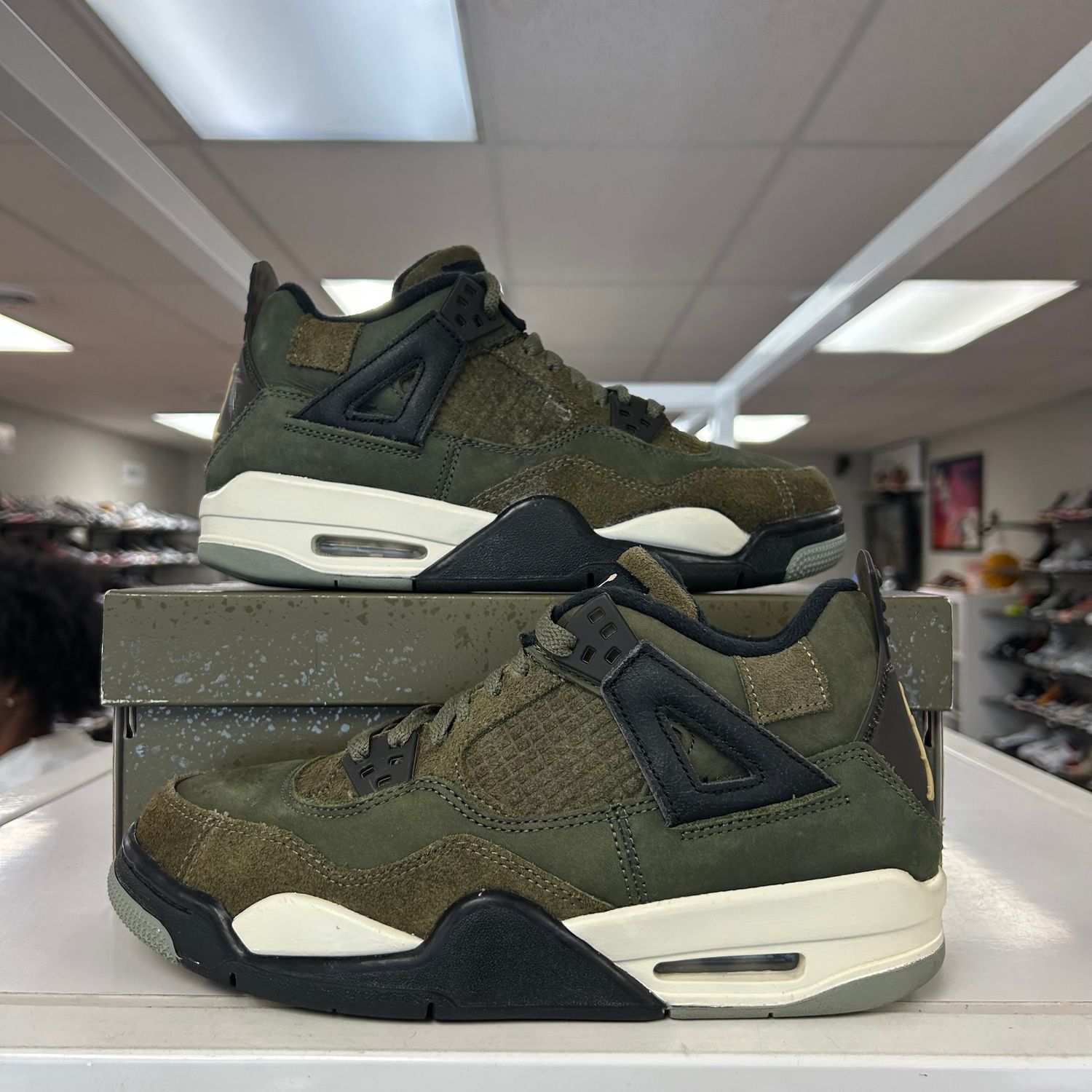 PO AIR JORDAN 4 RETRO SE CRAFT MEDIUM OLIVE (GS) SIZE 7Y