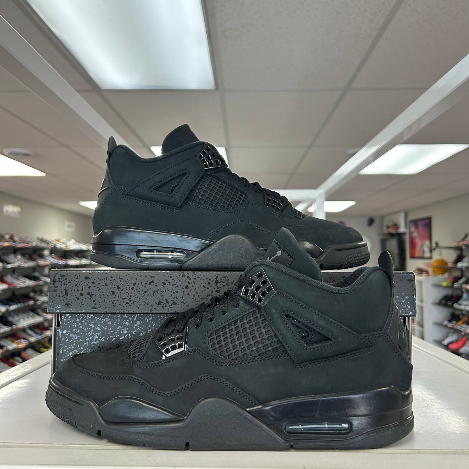 PO AIR JORDAN 4 BLACK CAT (2025) SIZE 11