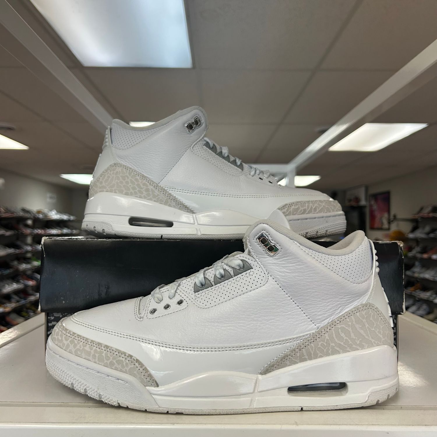 PO AIR JORDAN 3 RETRO PURE MONEY (2025) SIZE 10.5 (NO BOX LID)