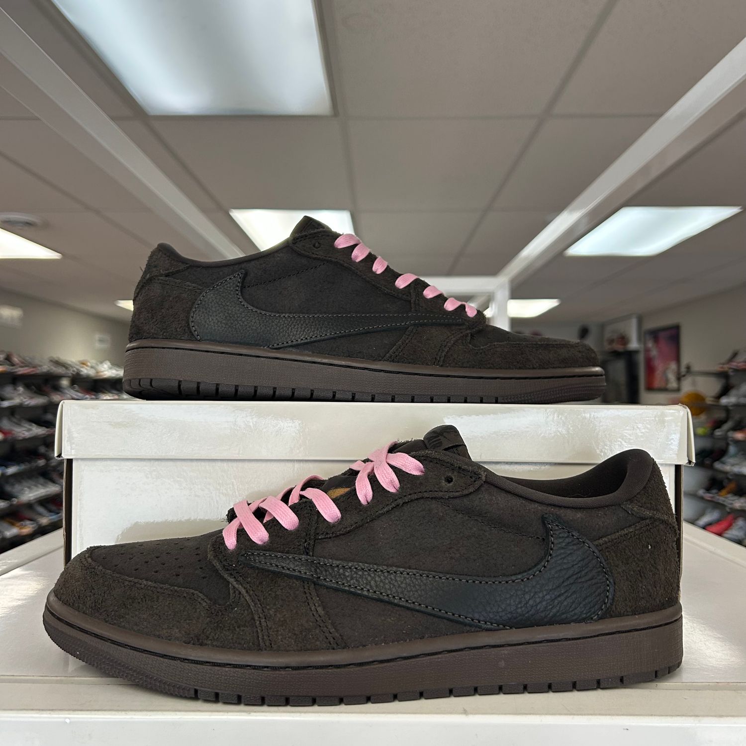 PO AIR JORDAN 1 RETRO LOW OG SP TRAVIS SCOTT VELVET BROWN SIZE 11