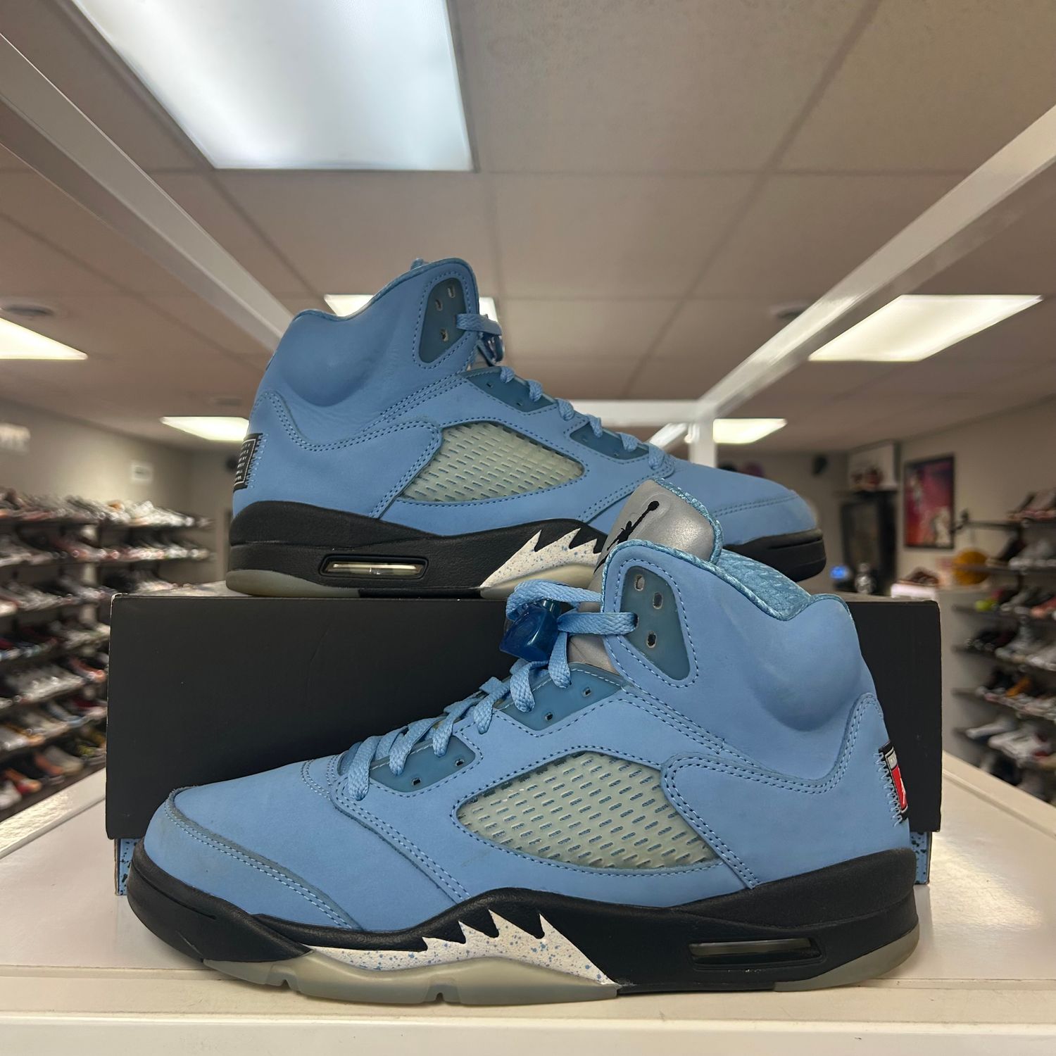 PO4 AIR JORDAN 5 UNC EB SIZE 10.5