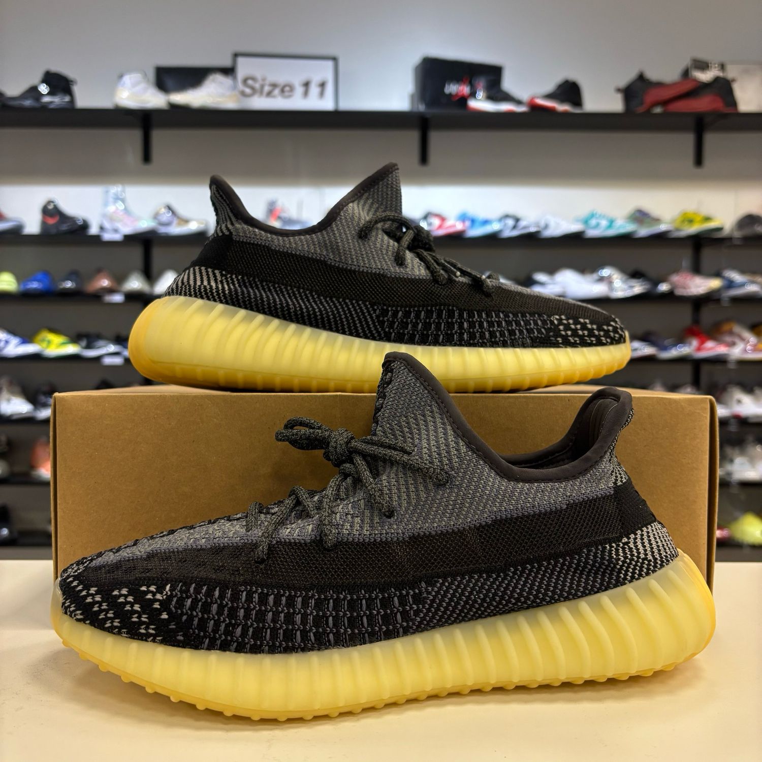 PO2 NB ADIDAS YEEZY 350 CARBON SIZE 10