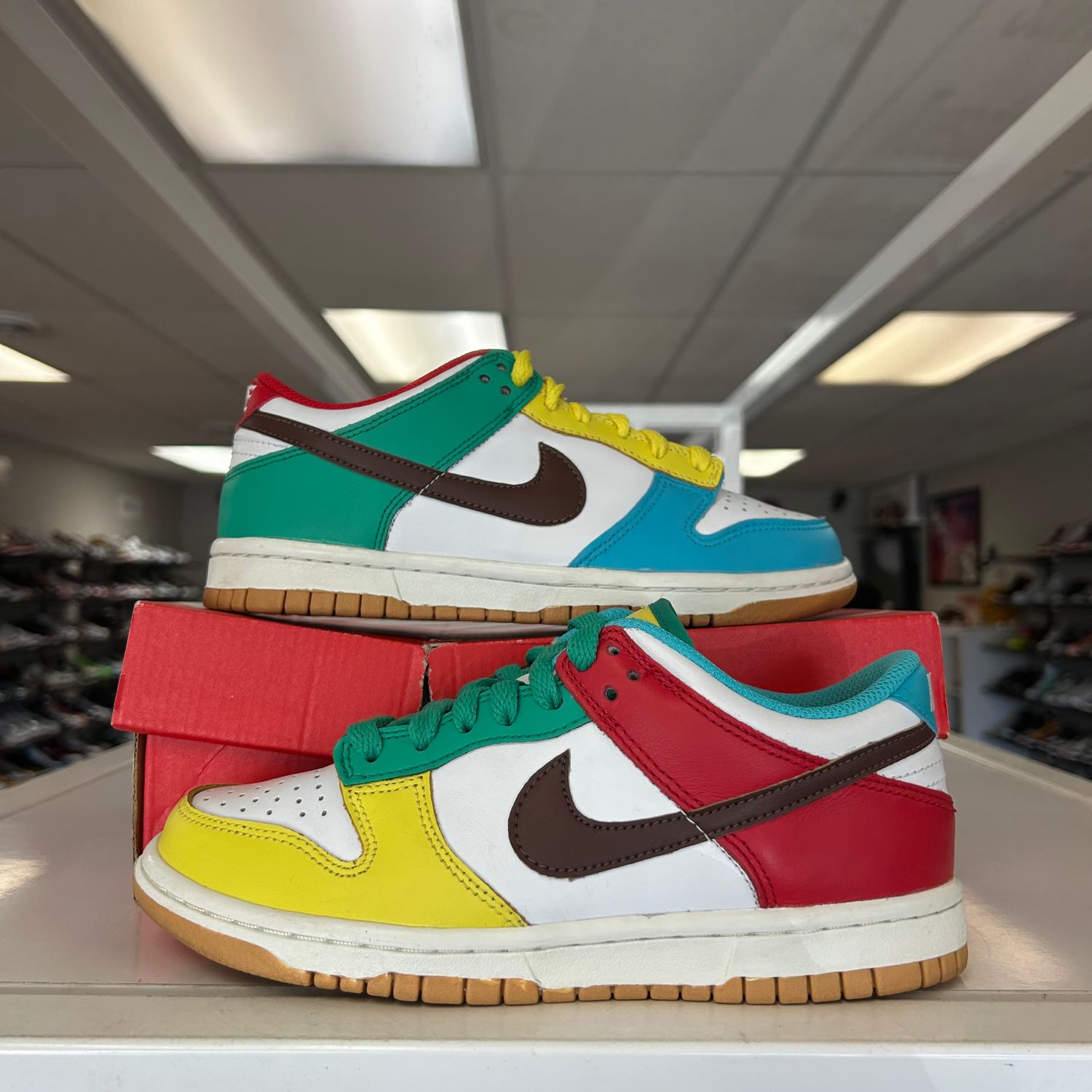 PO NIKE DUNK LOW FREE 99 WHITE (GS) SIZE 4Y