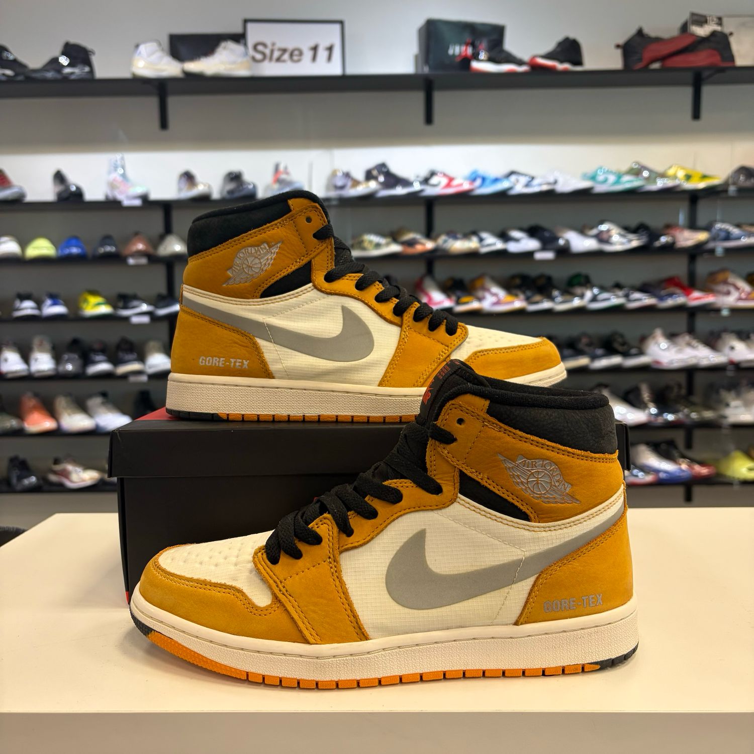 PO AIR JORDAN 1 RETRO HIGH ELEMENT GORE-TEX LIGHT CURRY SIZE 8