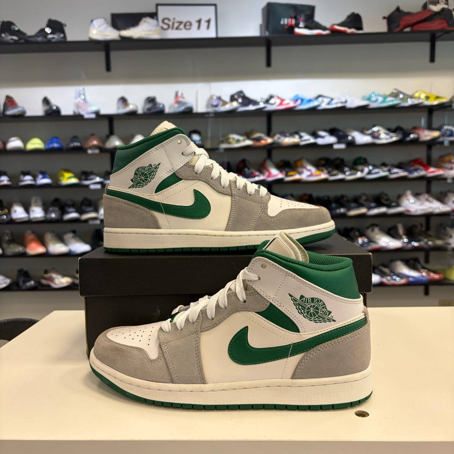 PO2 AIR JORDAN 1 MID SE GREY GREEN SIZE 8