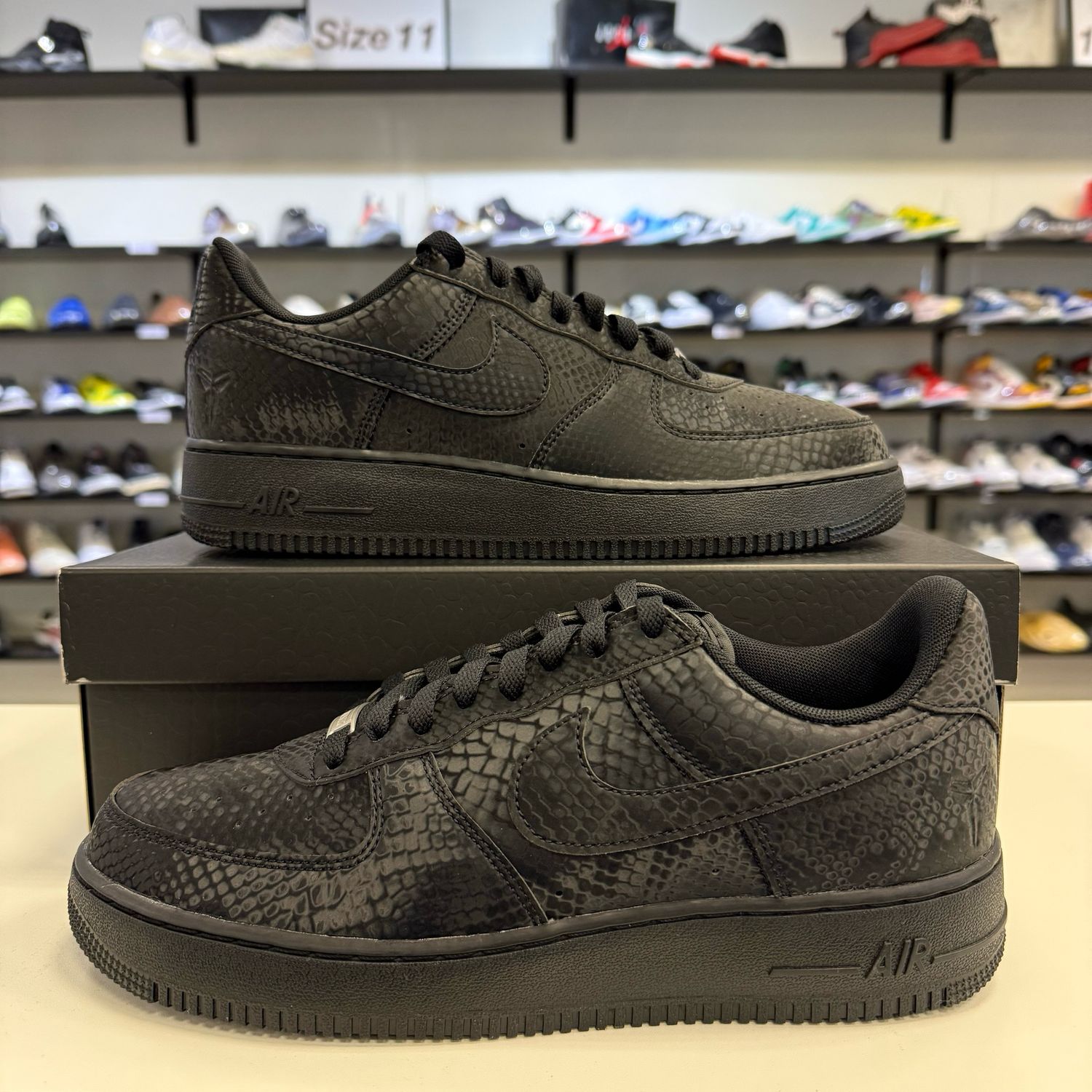 NEW NIKE AIR FORCE 1 LOW KOBE BRYANT FOREVER BLACK