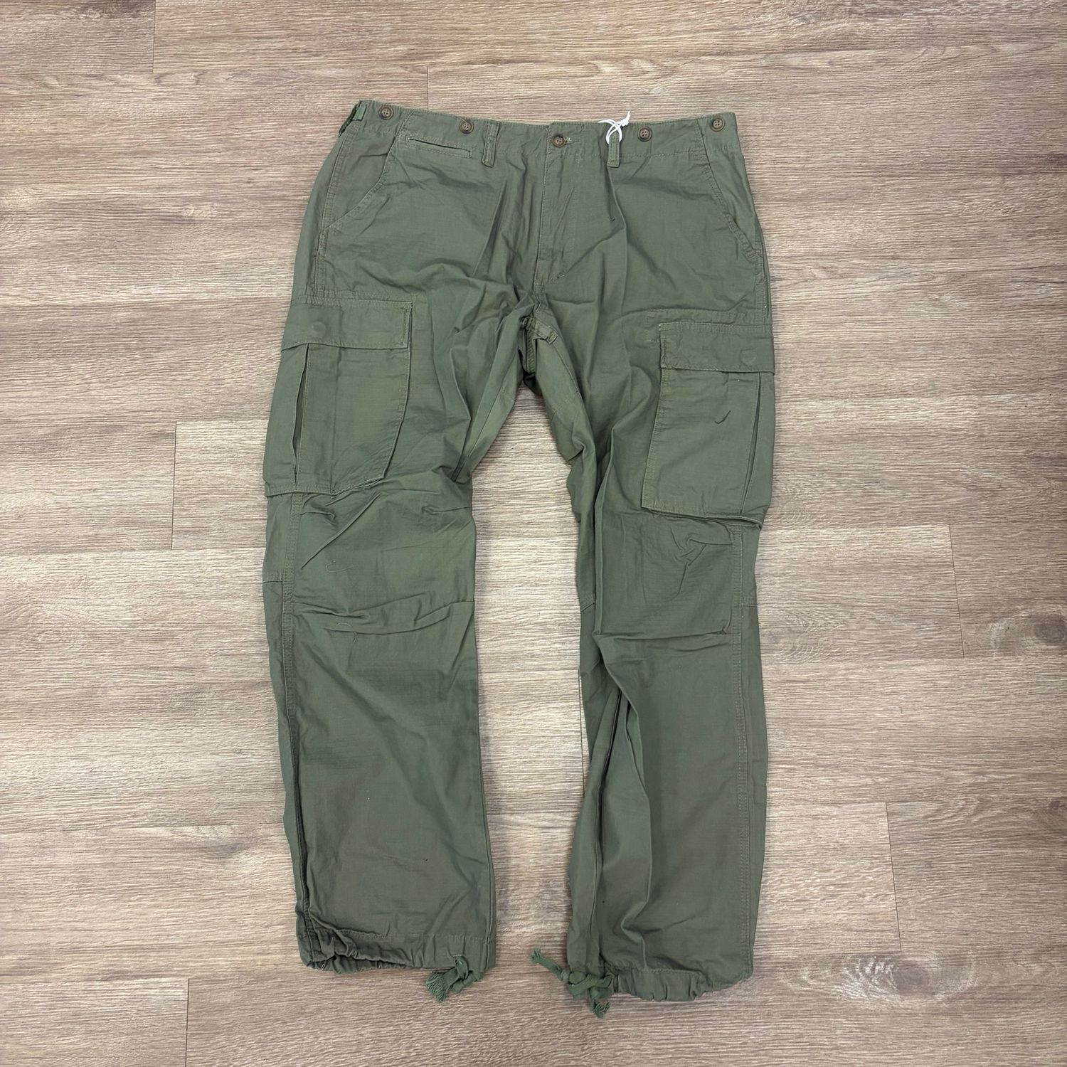 NEW MNML OLIVE GREEN CARGO PANTS SIZE 40