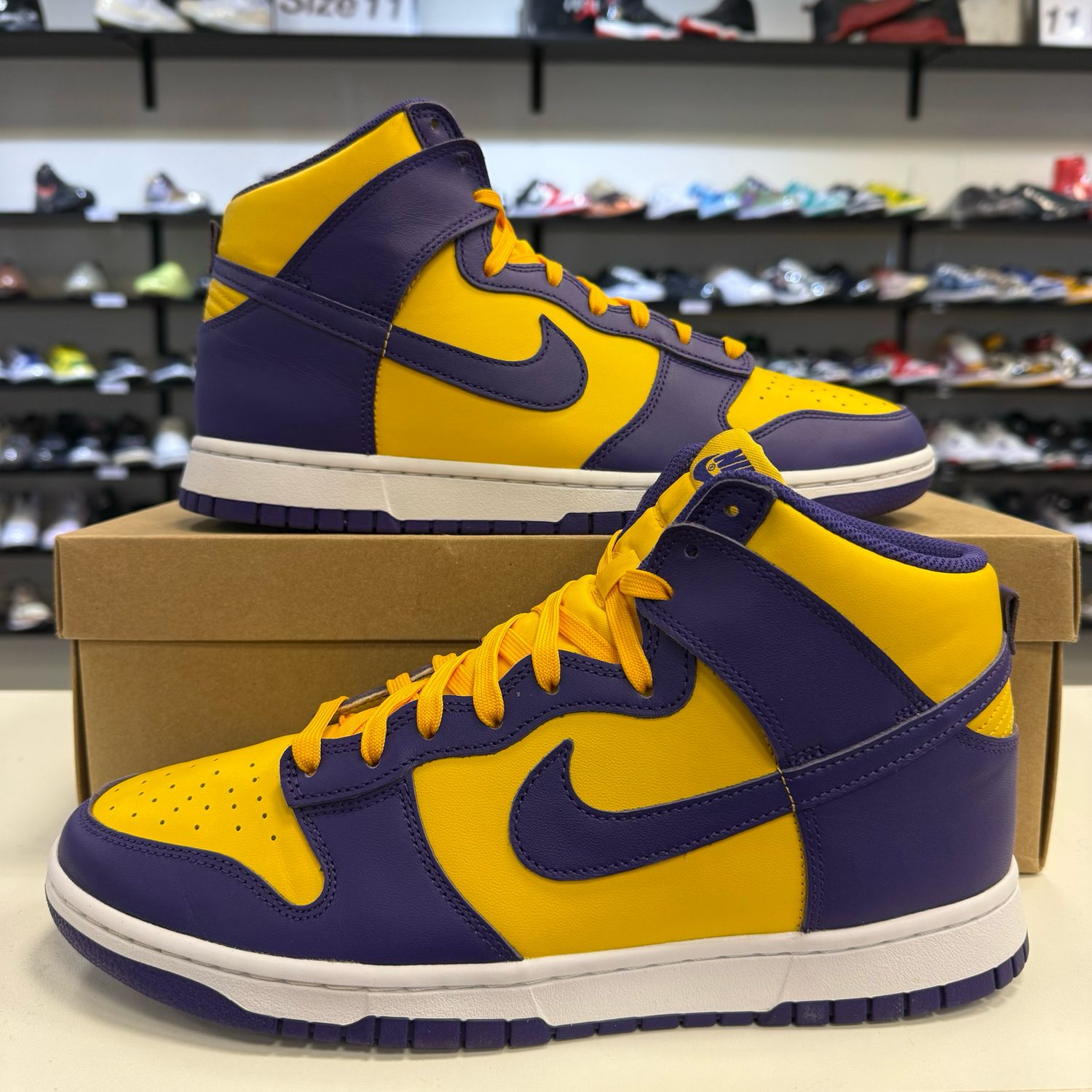 PO NB NIKE DUNK HIGH LAKERS SIZE 11