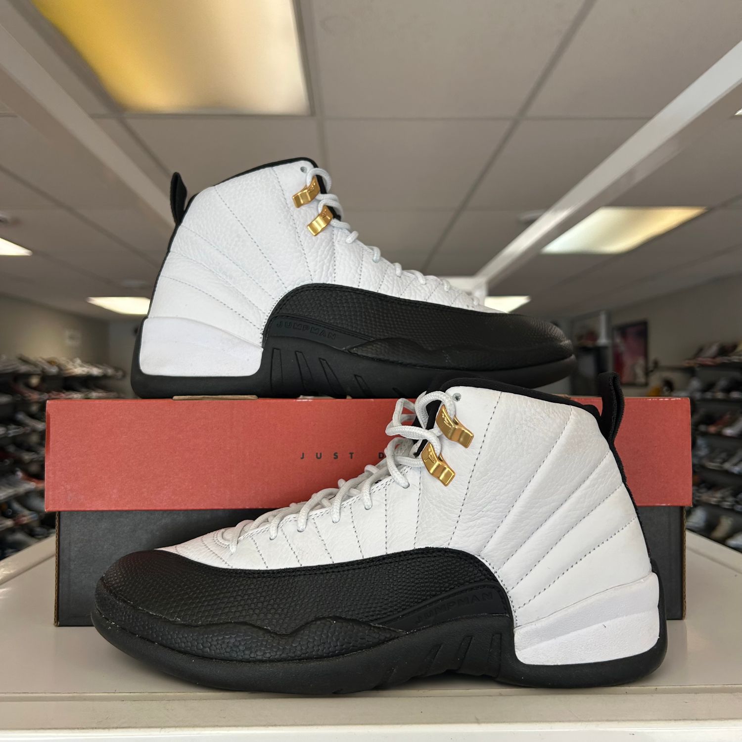PO AIR JORDAN 12 RETRO TAXI (2025) SIZE 9