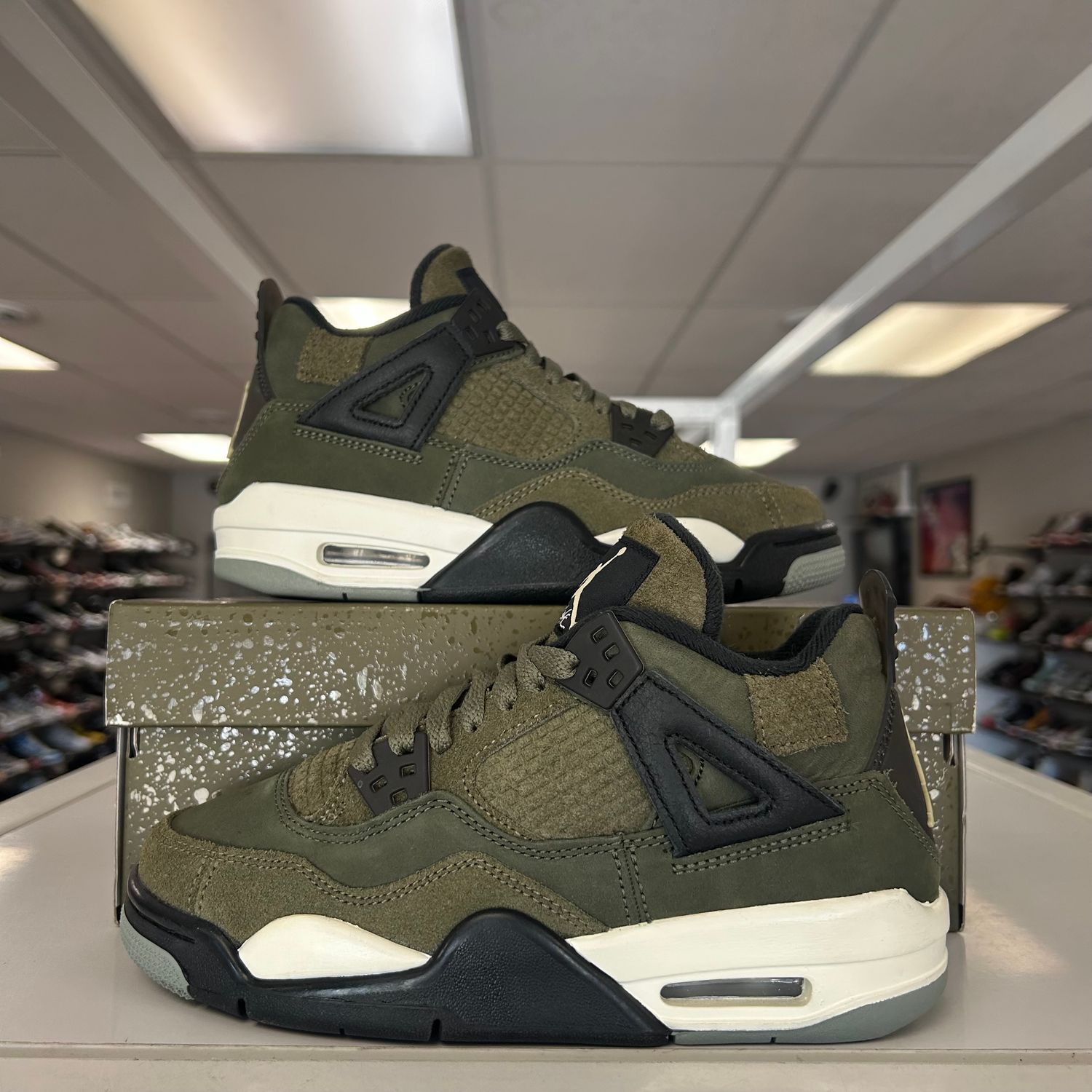 PO AIR JORDAN 4 RETRO SE CRAFT MEDIUM OLIVE (GS) SIZE 4Y