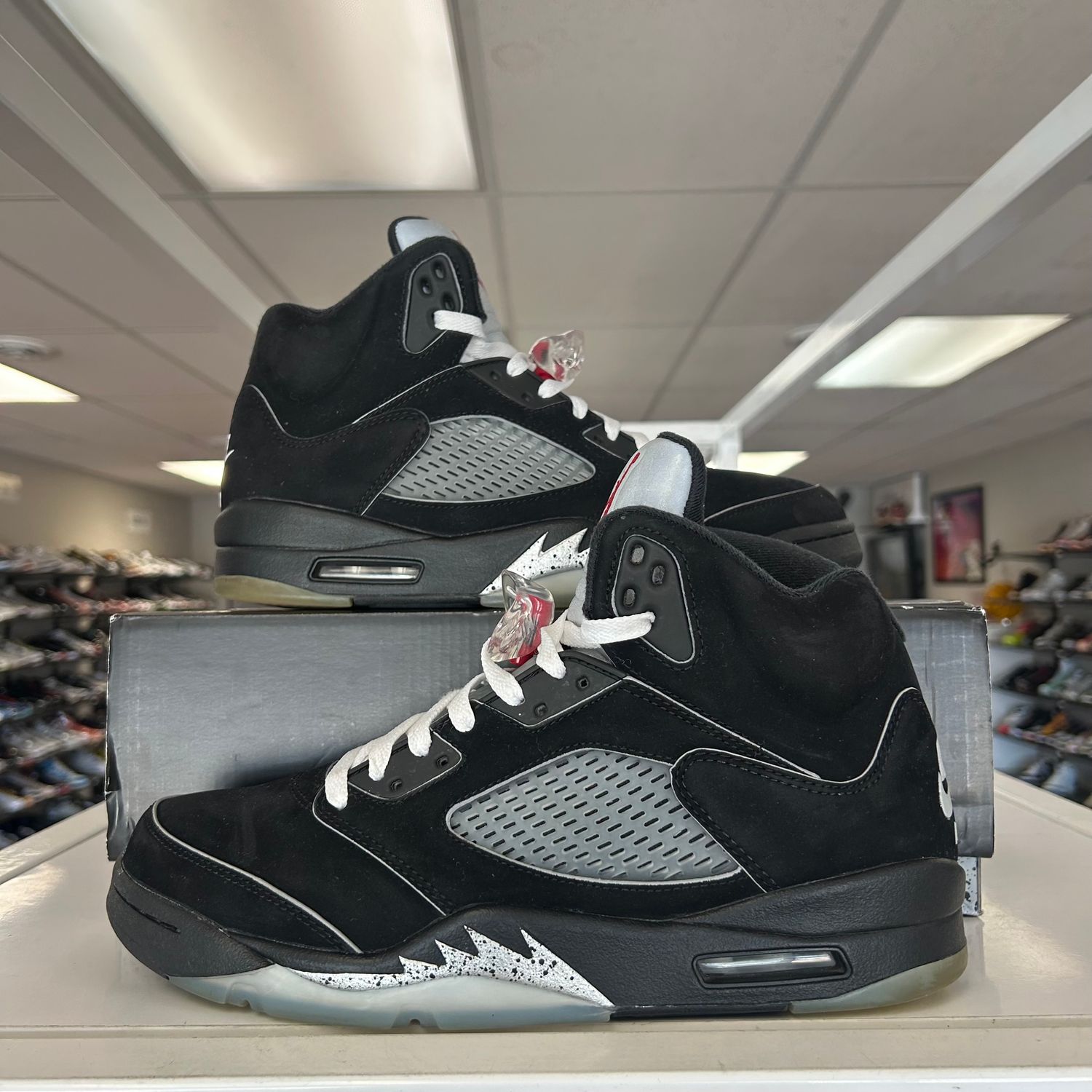 PO3 AIR JORDAN 5 BLACK METALLIC REIMAGINED SIZE 10