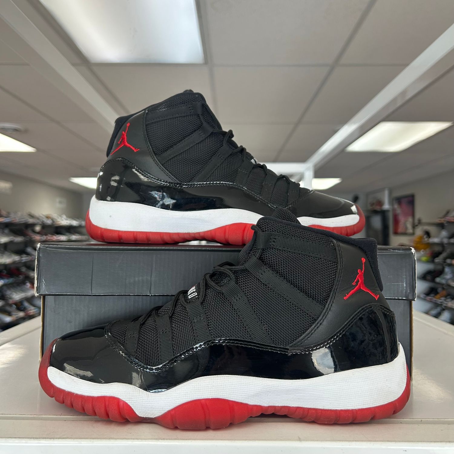 PO AIR JORDAN 11 RETRO PLAYOFF (2012)(GS) SIZE 6.5Y