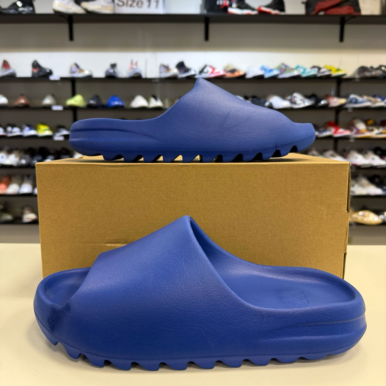 PO2 ADIDAS YEEZY SLIDE AZURE SIZE 11