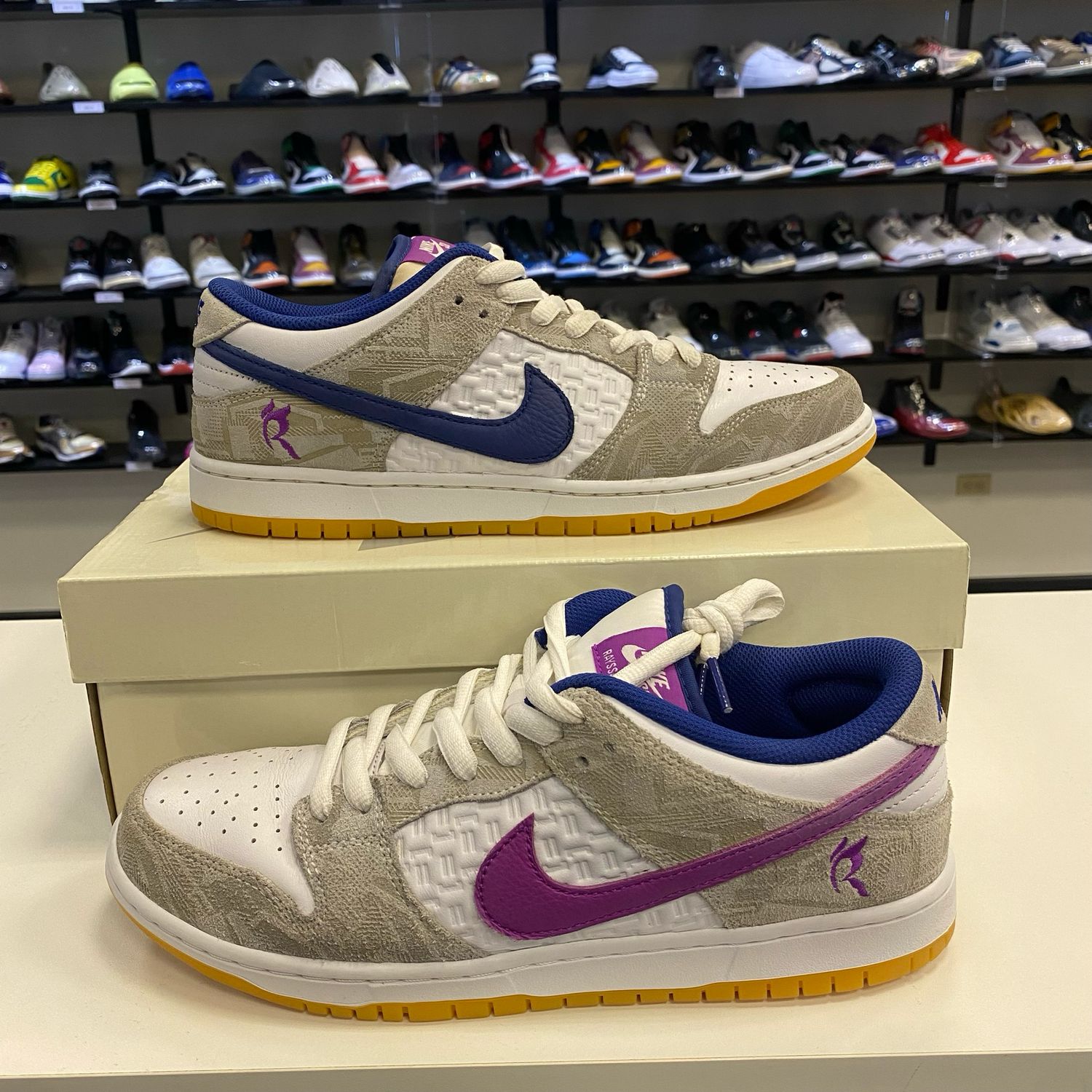 PO NIKE SB DUNK LOW RAYSSA LEAL SIZE 10