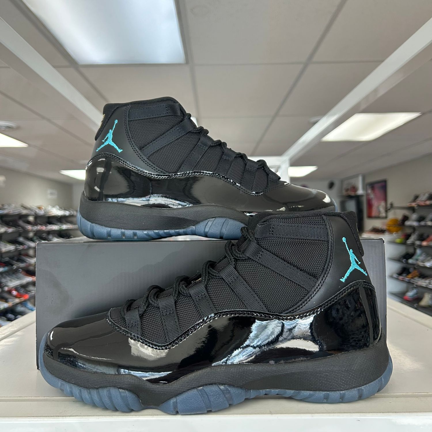 PO AIR JORDAN 11 RETRO GAMMA BLUE (2025) SIZE 9