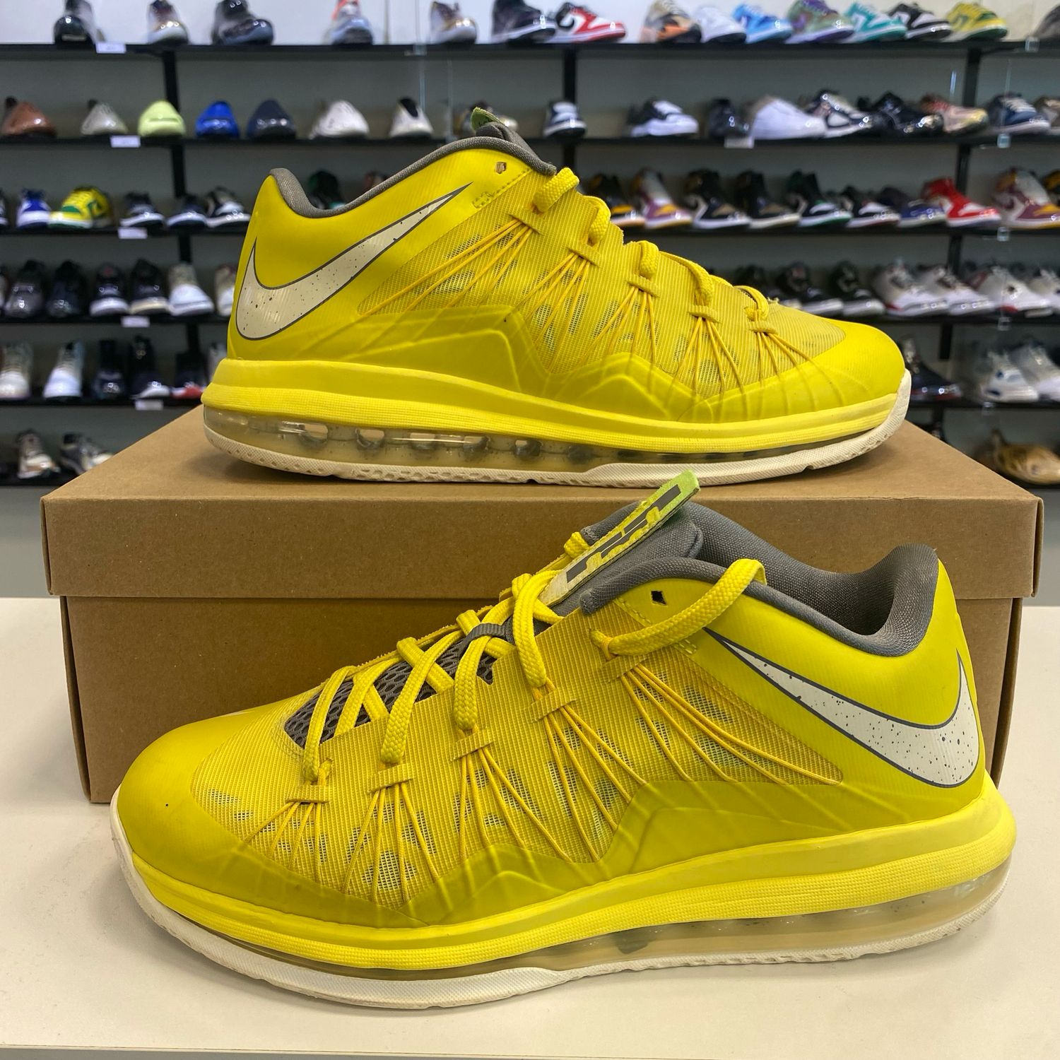 PO NB NIKE LEBRON X LOW SONIC YELLOW SIZE 9.5