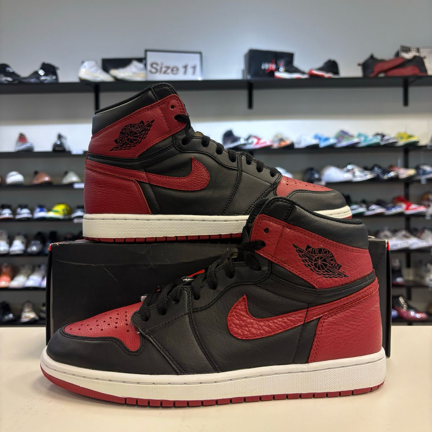PO AIR JORDAN 1 BRED BANNED (2016) SIZE 10.5 (NO LID)