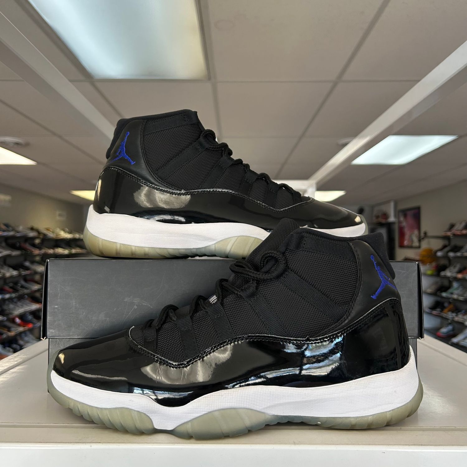 PO AIR JORDAN 11 RETRO SPACE JAM (2016) SIZE 11.5