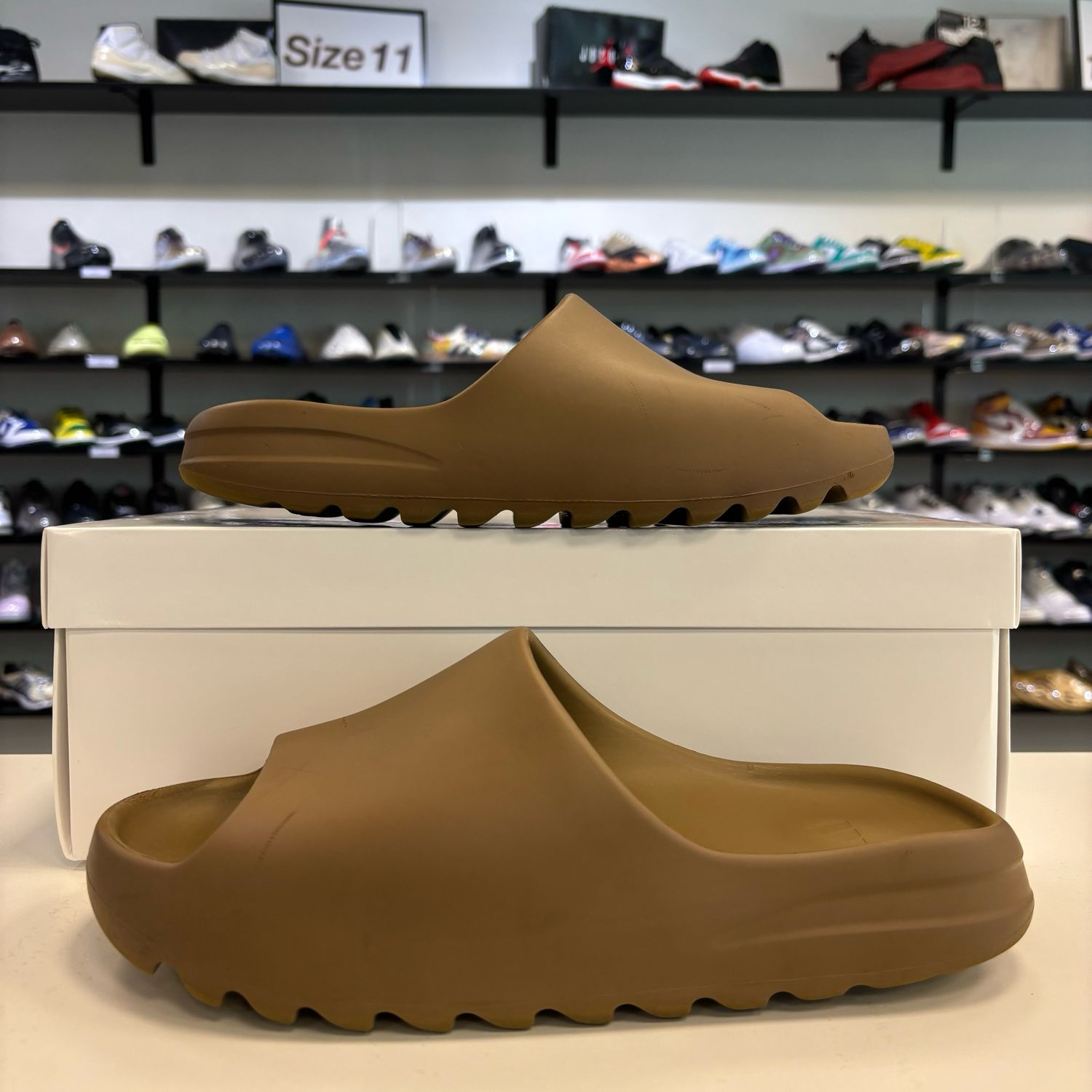 PO NB ADIDAS YEEZY SLIDE CORE SIZE 11