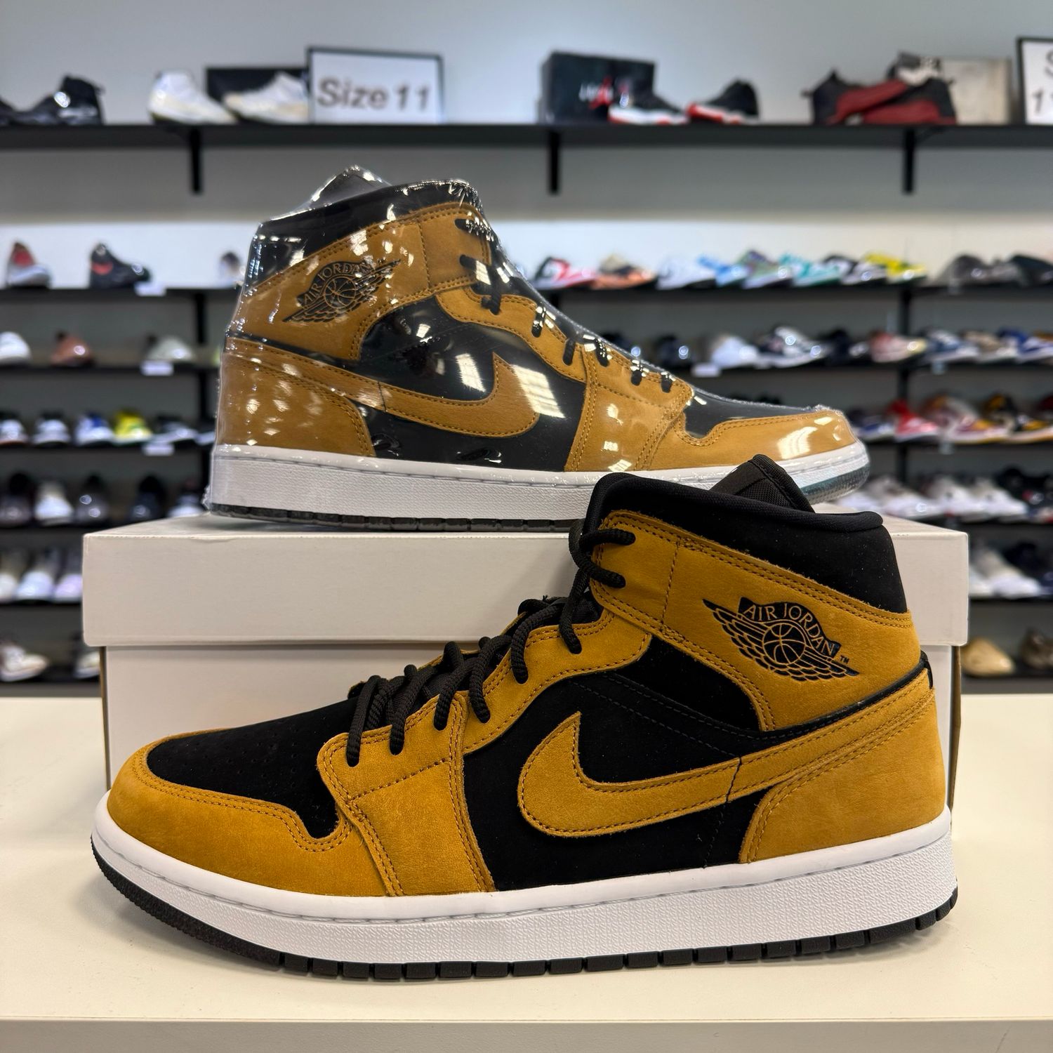 NEW AIR JORDAN 1 MID DESERT OCHRE (W)
