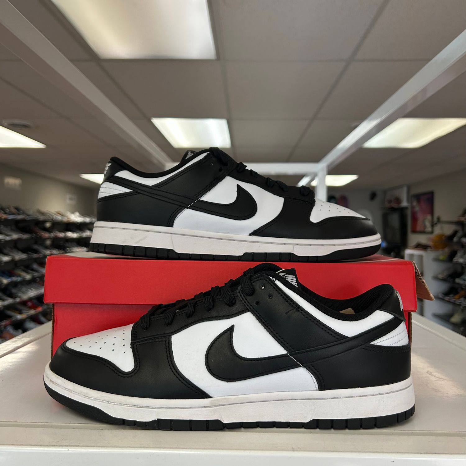 PO2 NIKE DUNK LOW PANDA SIZE 11