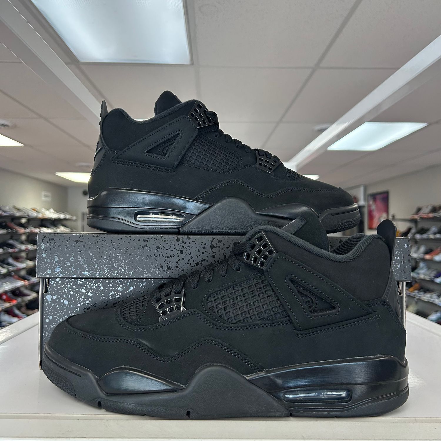 PO2 AIR JORDAN 4 BLACK CAT (2025)  SIZE 10